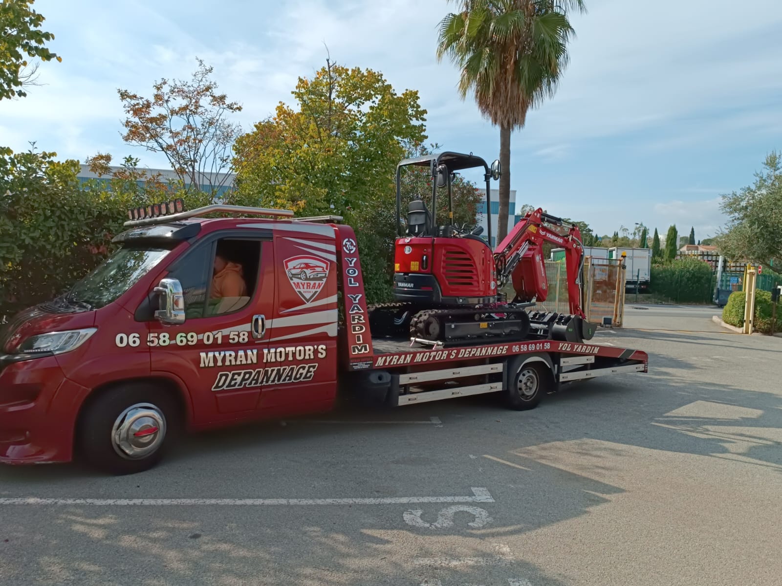 Engin de chantier et mini-pelle en leasing Nice